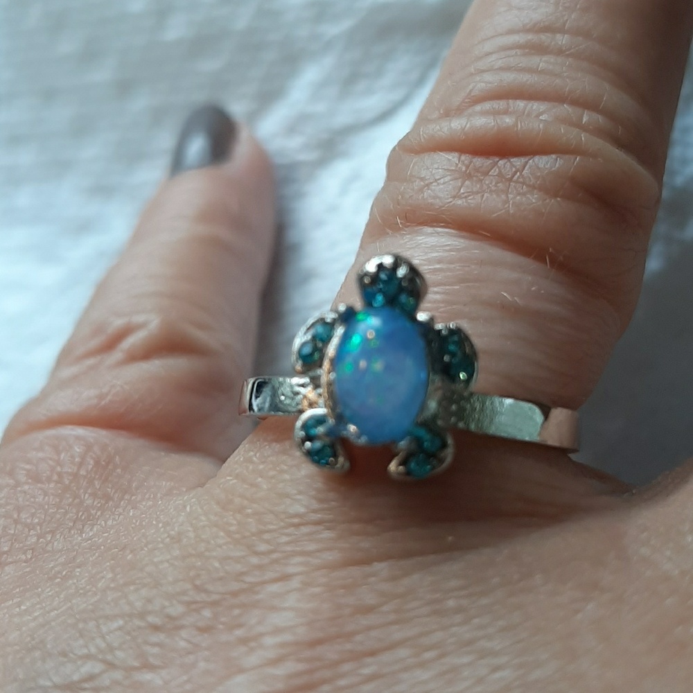 BEAUTIFUL blue turtle ring size 9  925 silver tone